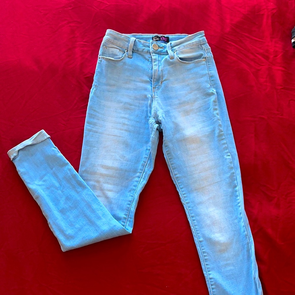 Light washed skinny jeans